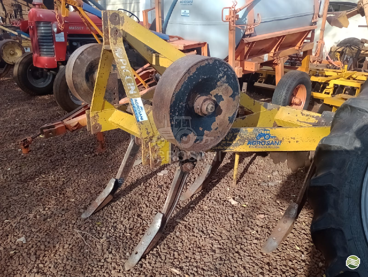 IMPLEMENTOS AGRICOLAS SUBSOLADOR 5 HASTES Agrosani GUAIRA SÃO PAULO SP